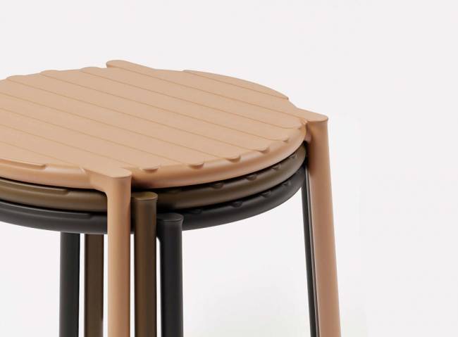 Столик пластиковый журнальный Doga антрацит Ø500х400 мм