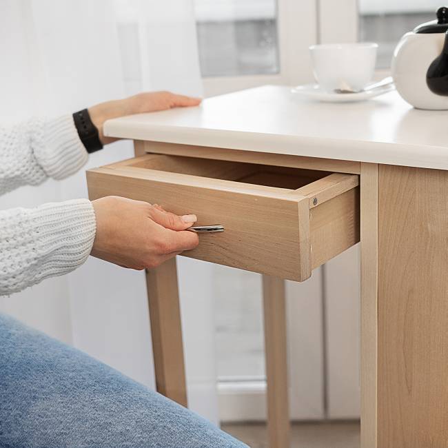 Тумба с табуретом белый/лак